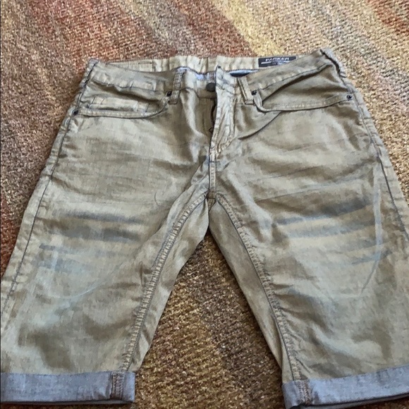 Shorts never worn - Picture 3 of 3